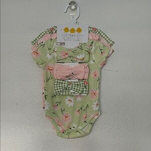 NWT Little Chickadees Floral Baby Onesie with Bow Set of 6 sz 3-6 months